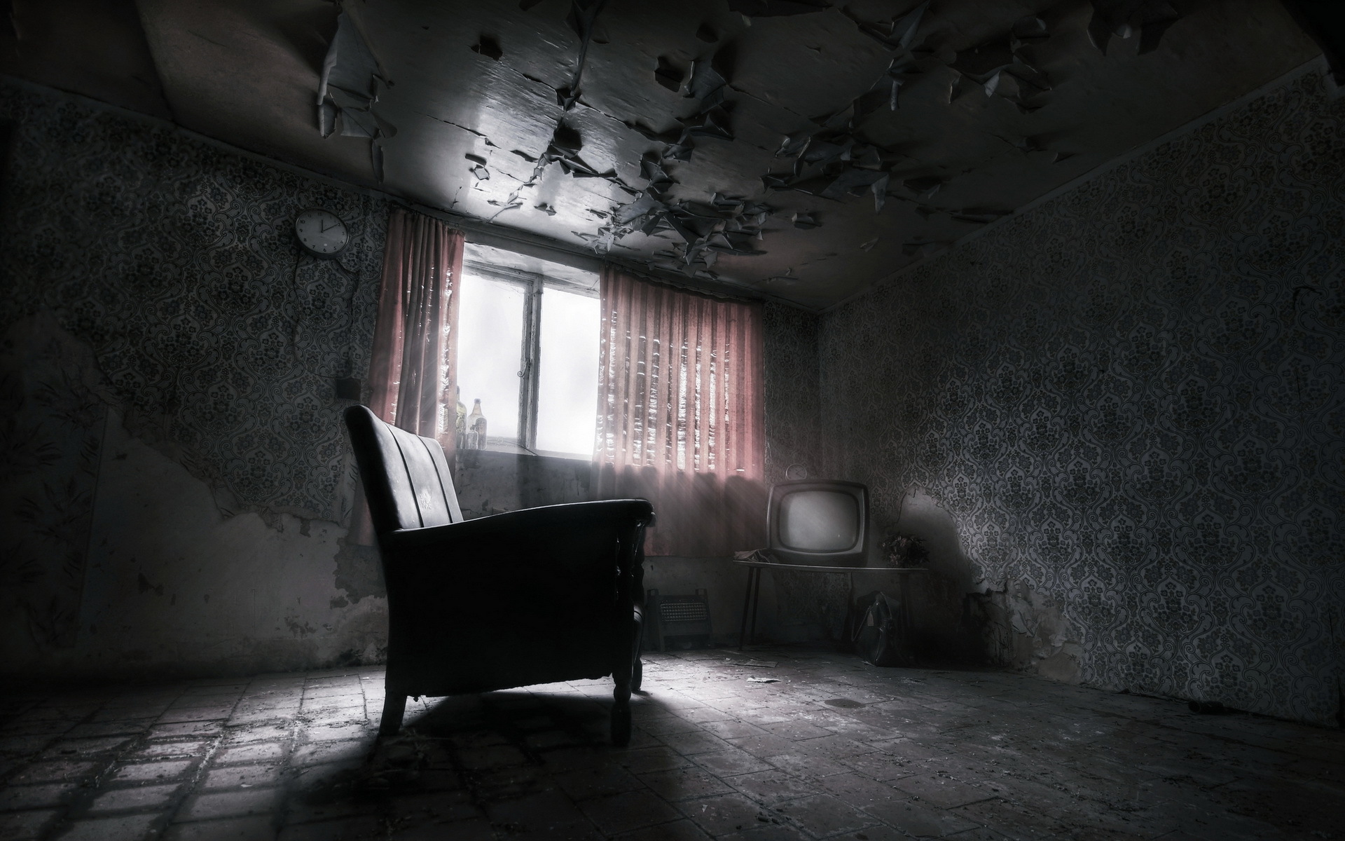 Each of us saw it in separate bedrooms on the same night